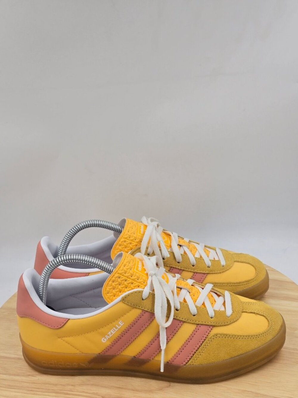 Adidas Womens Gazelle Indoor Casual Shoes Yellow/Pink  IE2959 Sz 8.5